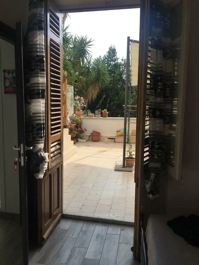 Homestay Casa Escape Apartment Terrasini Italy